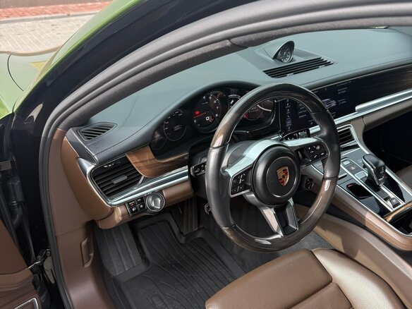 2020 Porsche Panamera 4 II, чёрный, 6850000 рублей - вид 6