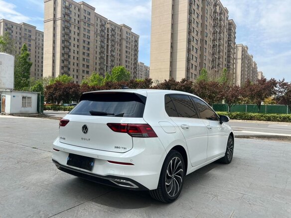 2023 Volkswagen Golf VIII, белый - вид 5