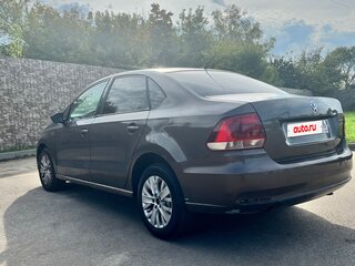 2015 Volkswagen Polo V Рестайлинг, коричневый, 425000 рублей, вид 3