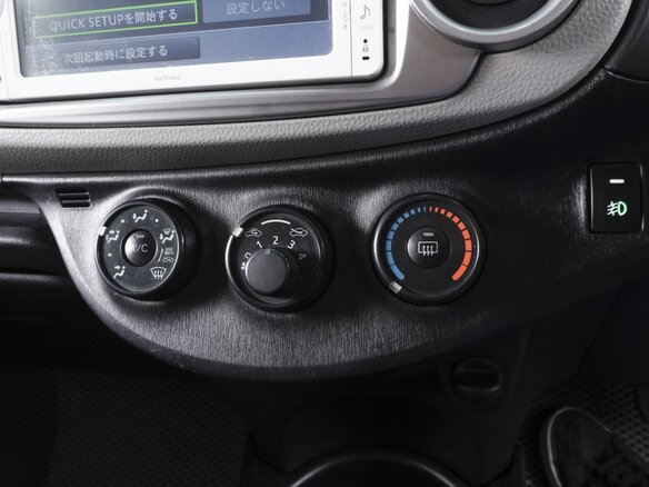 2013 Toyota Vitz III (XP130), синий, 450000 рублей - вид 13