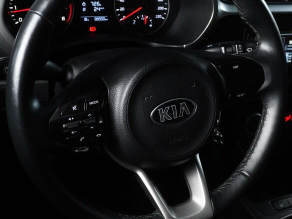 2021 Kia Rio IV Рестайлинг, чёрный, 1679000 рублей - вид 15