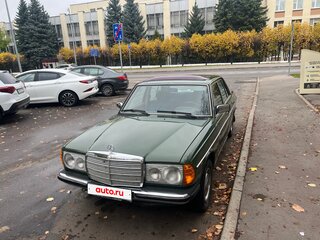 1981 Mercedes-Benz W123 300, зелёный, 380000 рублей, вид 1