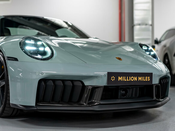 2026 Porsche 911 Carrera 4 GTS VIII (992) Рестайлинг, зелёный, 29000000 рублей - вид 2