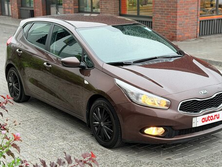 2013 Kia Ceed II, коричневый, 850000 рублей, вид 3