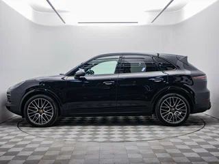 2018 Porsche Cayenne III, чёрный, 5096000 рублей, вид 2