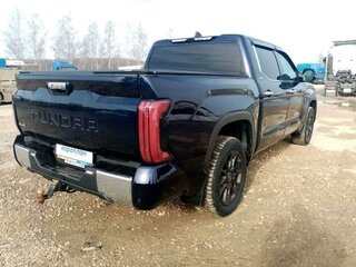 2022 Toyota Tundra CrewMax III, синий, 6805800 рублей, вид 3