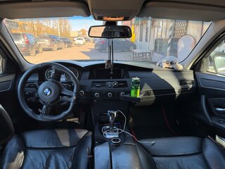 2008 BMW 5 серии 525i V (E60/E61) Рестайлинг, чёрный, 1375000 рублей, вид 3