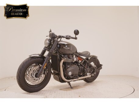 2024 Triumph Bonneville Bobber, чёрный, 1600000 рублей, вид 4