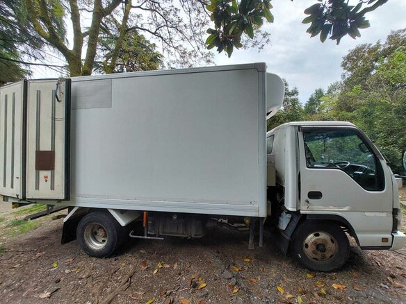 2005 Isuzu Elf (N-series), белый, 1650000 рублей - вид 16