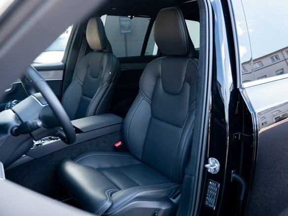 2026 Volvo XC90 B5 II Рестайлинг 2, чёрный, 10100000 рублей - вид 26