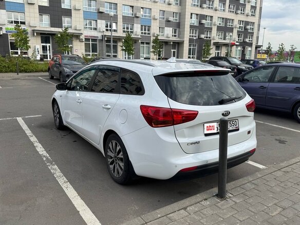2017 Kia Ceed II Рестайлинг, белый, 1240000 рублей - вид 7
