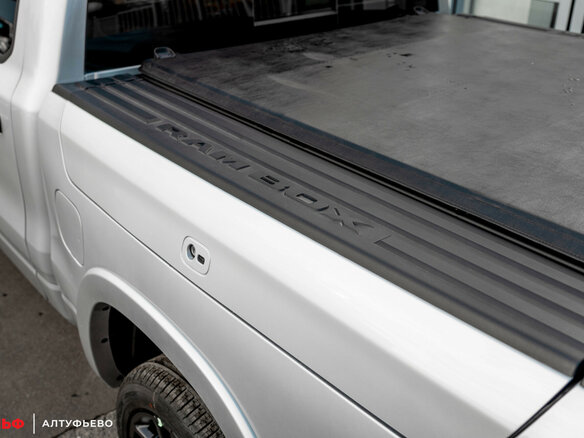 2026 Ram 1500 Crew Cab V Рестайлинг, серебристый, 10290000 рублей - вид 10