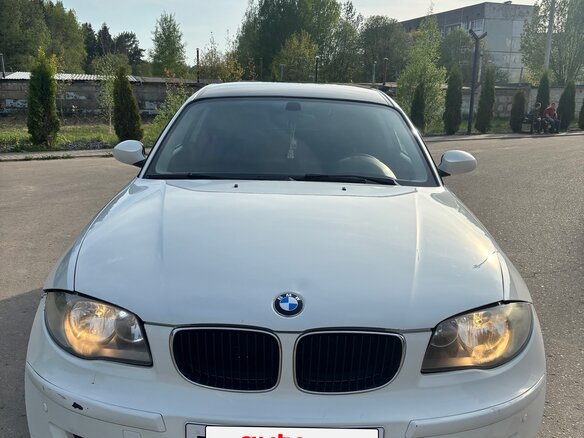 2009 BMW 1 серии 116i I (E81/E82/E87/E88) Рестайлинг, белый, 550000 рублей