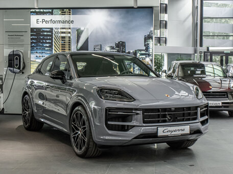 2026 Porsche Cayenne Coupé III Рестайлинг, серый, 22300000 рублей, вид 3