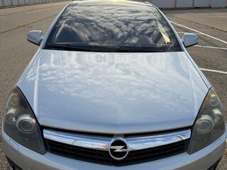2010 Opel Astra GTC H Рестайлинг, серебристый, 507000 рублей, вид 1
