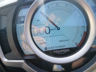 2021 Triumph Rocket 3, чёрный, 2127000 рублей, вид 3