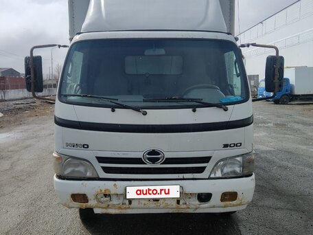 2010 Hino Series 300 (Dutro), белый, 1450000 рублей, вид 1