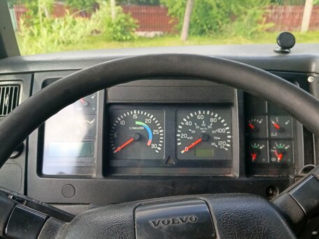2012 Volvo FL, белый, 1750000 рублей, вид 4