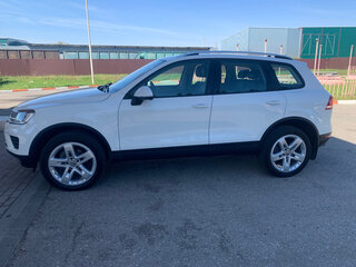 2015 Volkswagen Touareg II Рестайлинг, белый, 2700000 рублей, вид 2