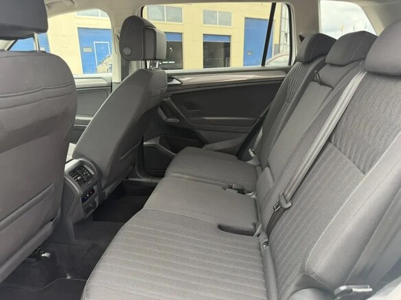 2022 Volkswagen Tiguan Allspace II Рестайлинг, белый - вид 10