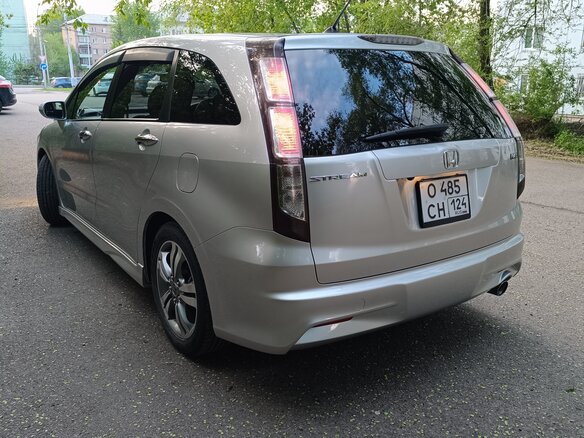 2011 Honda Stream II Рестайлинг, серебристый, 1150000 рублей - вид 5