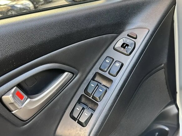 2011 Hyundai ix35 I, серый, 1135000 рублей - вид 7