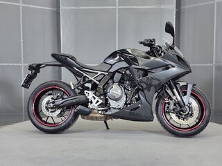 2024 Suzuki GSX-8R, чёрный, 899000 рублей, вид 1