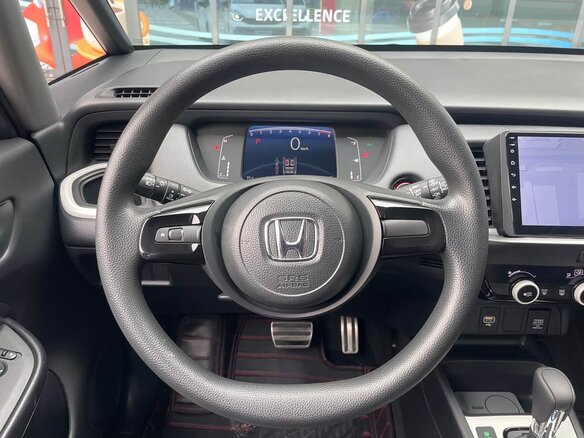 2023 Honda Fit IV Рестайлинг, белый, 1390325 рублей - вид 11