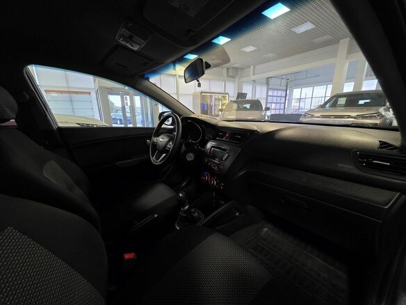 2014 Kia Rio III, серый, 830000 рублей - вид 12