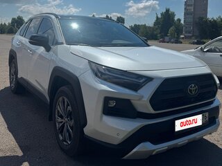 2024 Toyota RAV4 V (XA50), белый, 3950000 рублей, вид 1