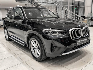 2021 BMW X3 20i xDrive III (G01) Рестайлинг, чёрный, 4430000 рублей, вид 3