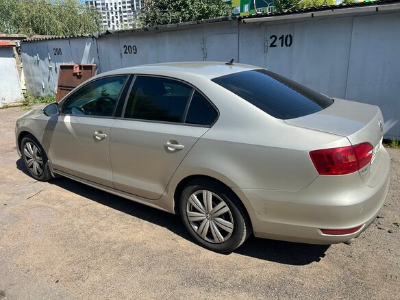 2013 Volkswagen Jetta VI, бежевый, 1000000 рублей - вид 5