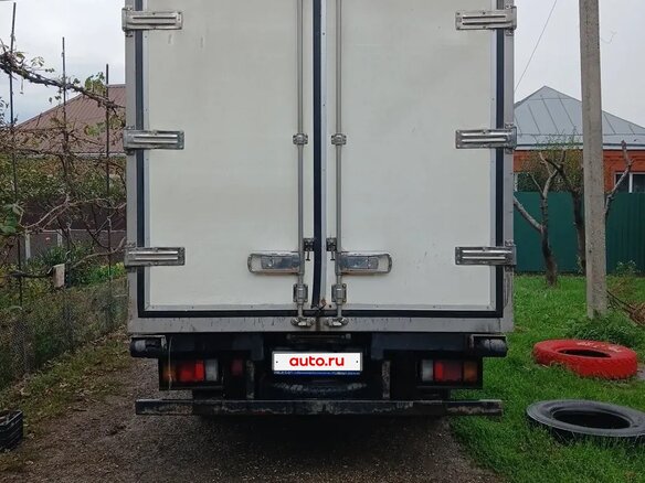 2015 Isuzu Elf (N-series), белый, 2100000 рублей - вид 3