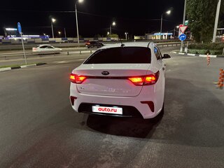 2017 Kia Rio IV, белый, 1390000 рублей, вид 3