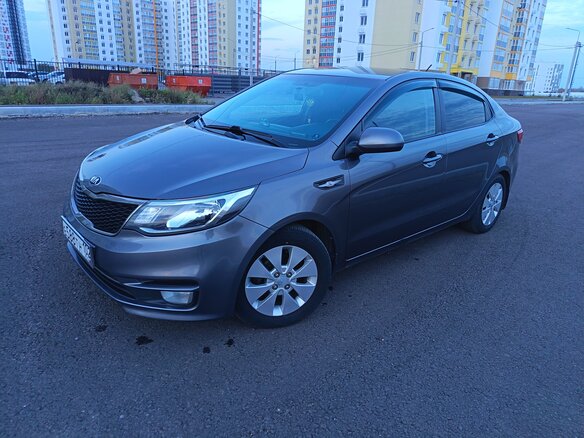 2015 Kia Rio III Рестайлинг, серый, 990000 рублей - вид 5