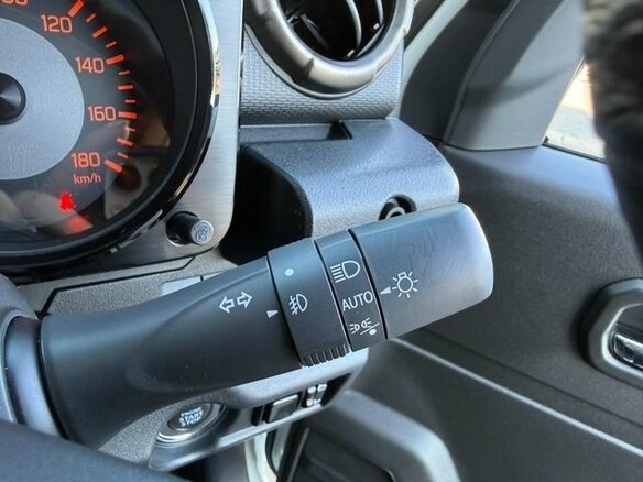 2022 Suzuki Jimny Sierra IV, белый, 1880000 рублей - вид 19