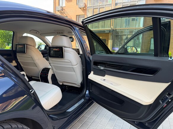 2012 BMW 7 серии Long 740Li xDrive V (F01/F02/F04) Рестайлинг, синий, 1900000 рублей - вид 10