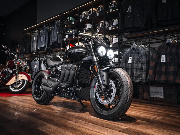 2026 Triumph Rocket 3, серый, 3200000 рублей - вид 20