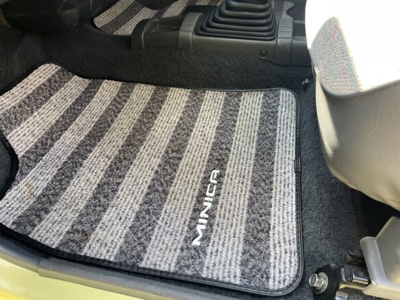1991 Mitsubishi Minica Toppo VI, жёлтый, 2999999 рублей - вид 8