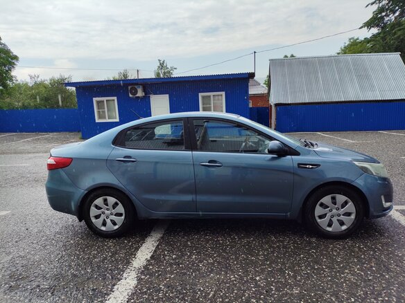 2014 Kia Rio 6-speed III, голубой, 660000 рублей