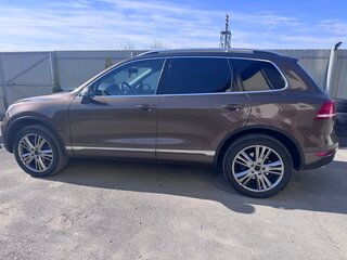 2014 Volkswagen Touareg II, коричневый, 2150000 рублей, вид 3