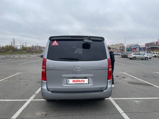 2012 Hyundai Grand Starex I, серебристый, 1700000 рублей, вид 3