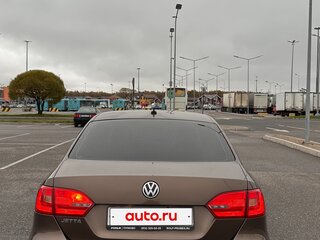 2013 Volkswagen Jetta VI, коричневый, 850000 рублей, вид 3