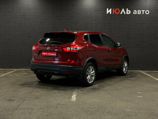 2017 Nissan Qashqai II, красный, 1379000 рублей, вид 5