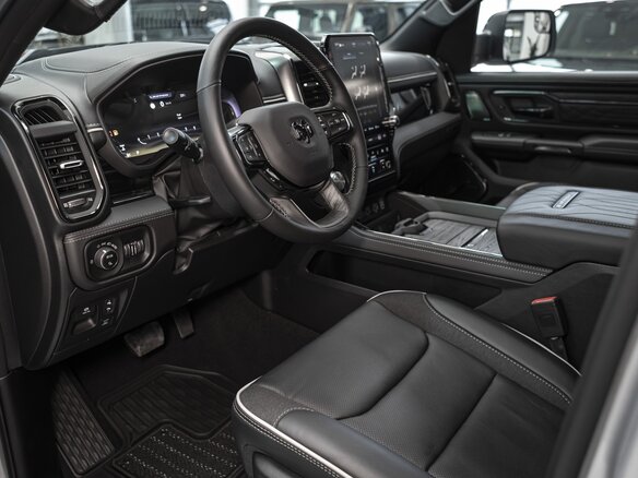 2026 Ram 1500 Crew Cab V Рестайлинг, серебристый, 9390000 рублей - вид 11