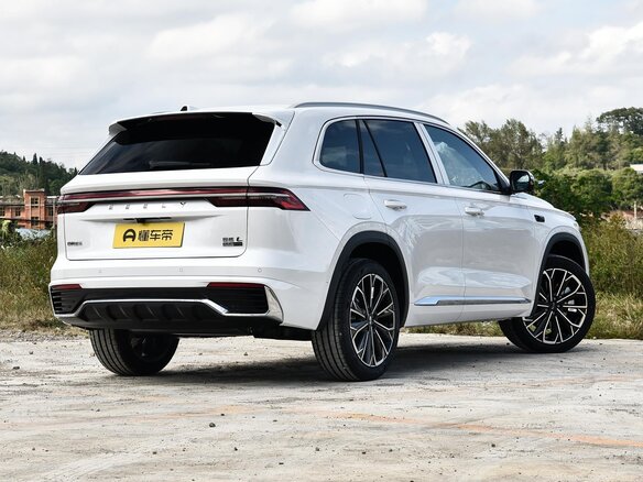 2026 Geely Monjaro (Xingyue L) I Рестайлинг 2 (China Market), белый, 3750000 рублей - вид 5