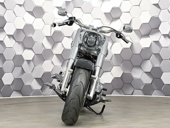 2021 Harley-Davidson Fat Boy, чёрный, 2277000 рублей - вид 4