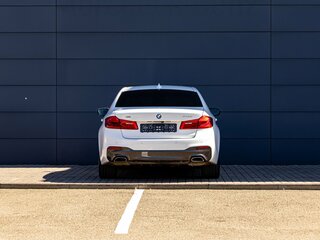 2019 BMW 5 серии 530i xDrive VII (G30/G31/G38), белый, 3095000 рублей, вид 5