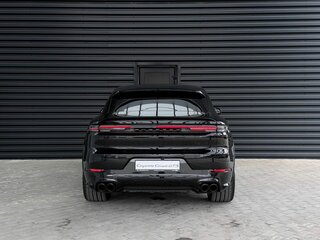2025 Porsche Cayenne GTS Coupé III Рестайлинг, чёрный, 27600000 рублей, вид 4