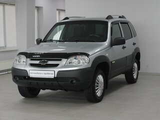 2017 Chevrolet Niva I Рестайлинг, серый, 669900 рублей, вид 3